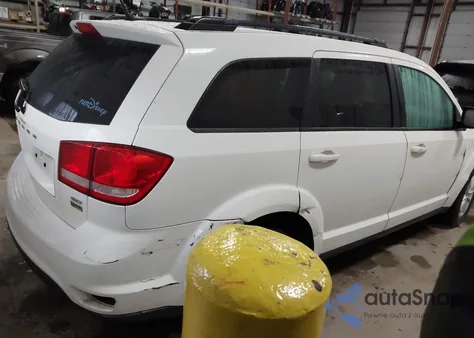 2014 Dodge Journey Sxt z USA, uszkodzony, nr VIN 3C4PDCBG6ET210921